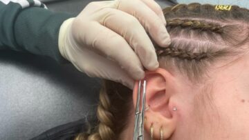 Le Piercing Nombril Strass : Une Tendance Élégante et Scintillante
