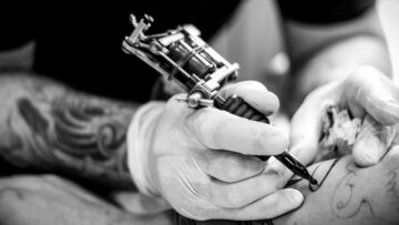 Le Piercing : Une Tradition Millénaire Devenue Art Moderne